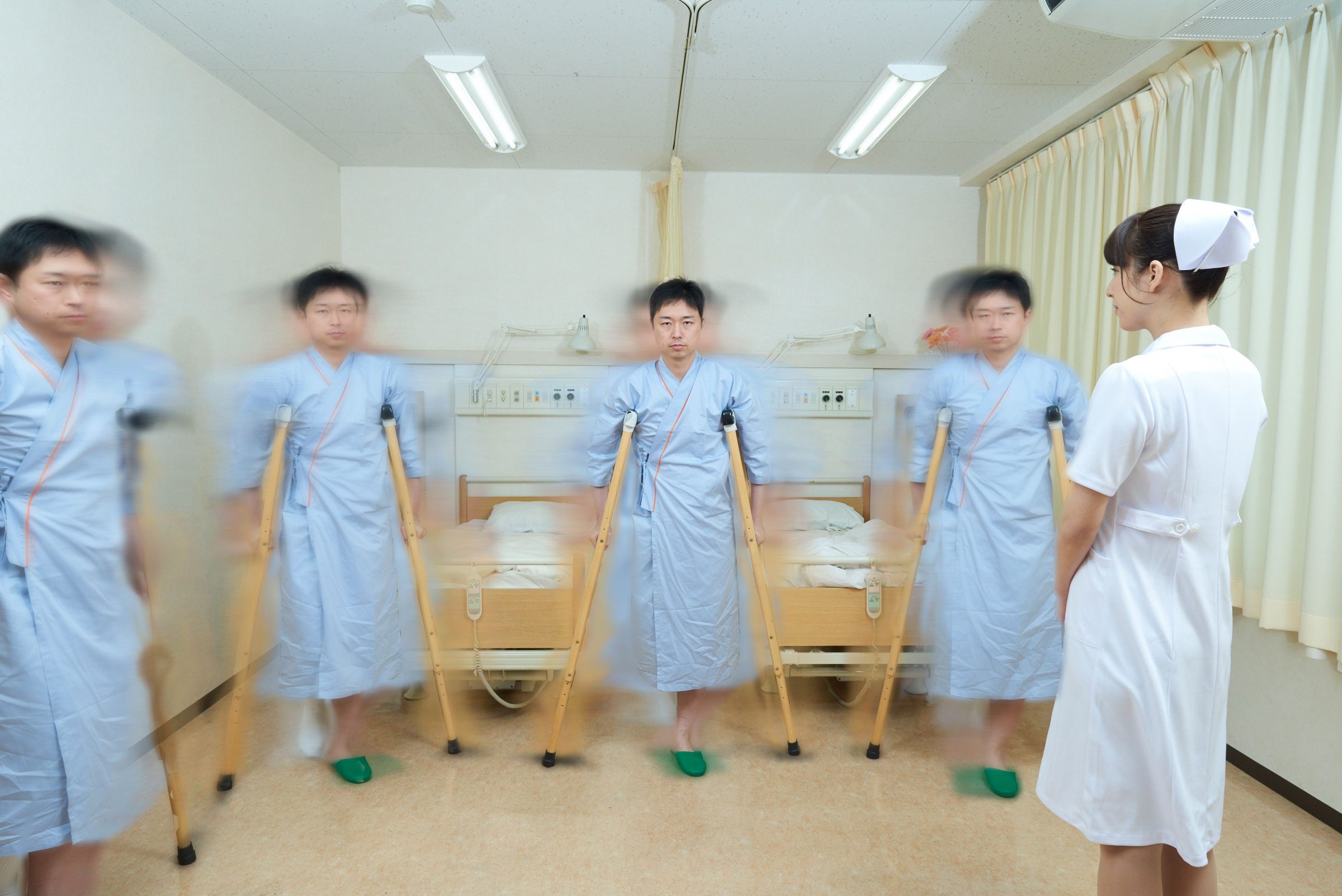 分身の術を使う患者に翻弄される看護師 看護師フリー写真素材サイト スキマナース