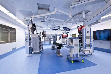 鳥取大学医学部付属病院の、鳥取県の日本海をイメージした手術室